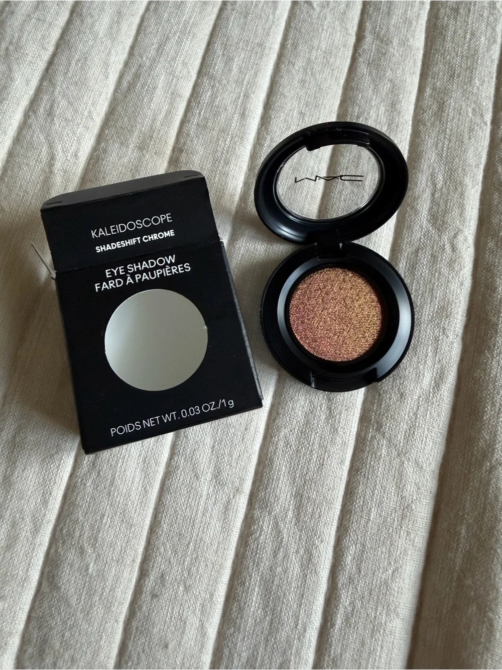 MAC Cosmetics rich chestnut